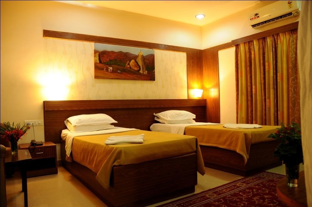 Kstdc Hotel Mayura Bhuvaneshwari Kamalapur Hampi Eksteriør bilde