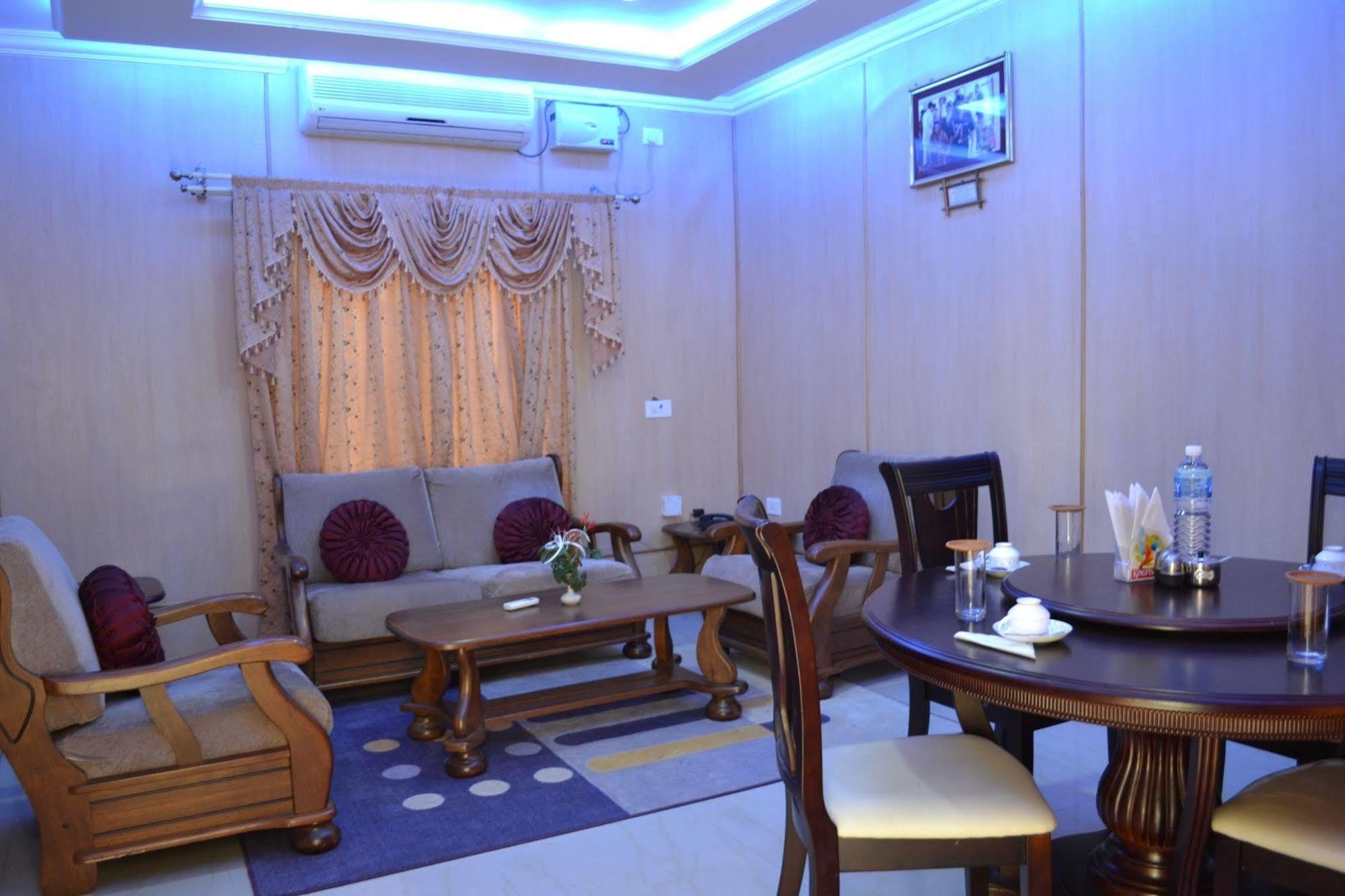 Kstdc Hotel Mayura Bhuvaneshwari Kamalapur Hampi Eksteriør bilde